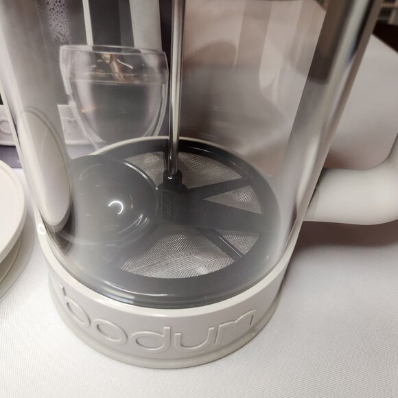 NEW! Bodum Bean Cold Brew Coffee Maker 12 Cups Two Lids One Scoop - Picture 3 of 4